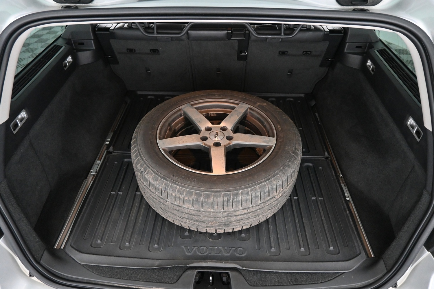Volvo V70 vaihtoauto