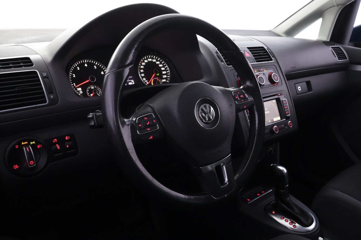 Volkswagen Touran vaihtoauto