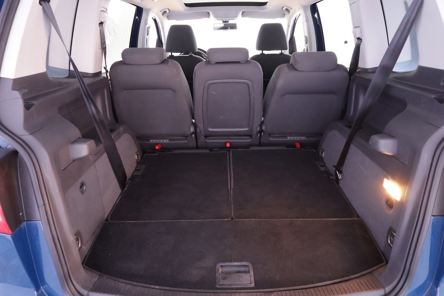 Volkswagen Touran vaihtoauto