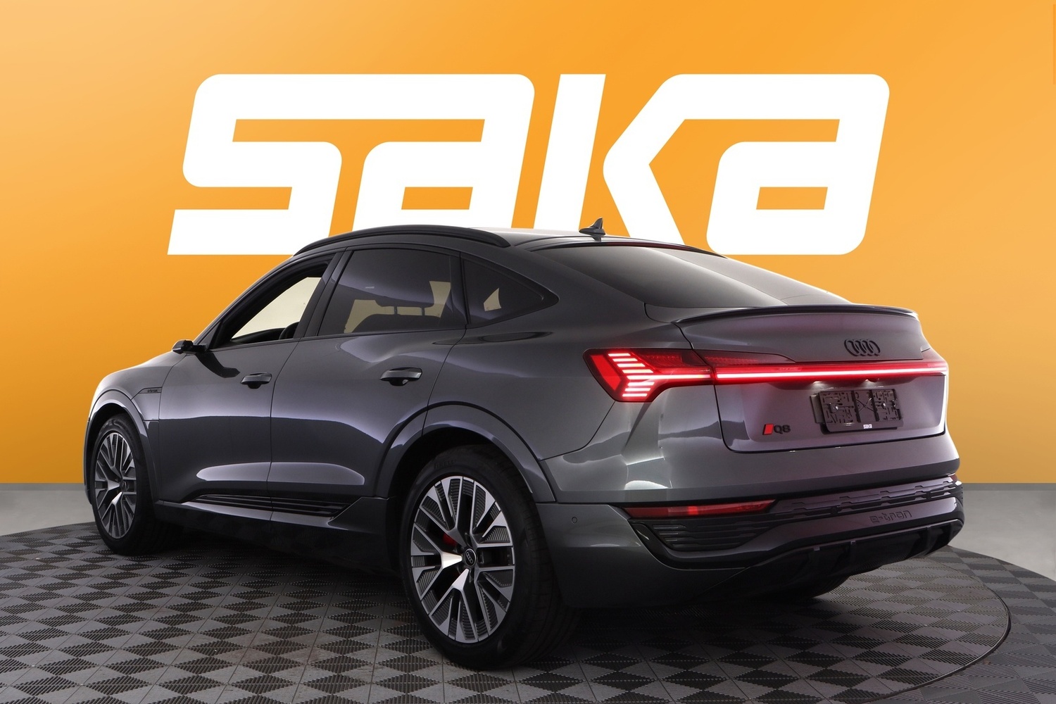 Audi Q8 e-tron vaihtoauto