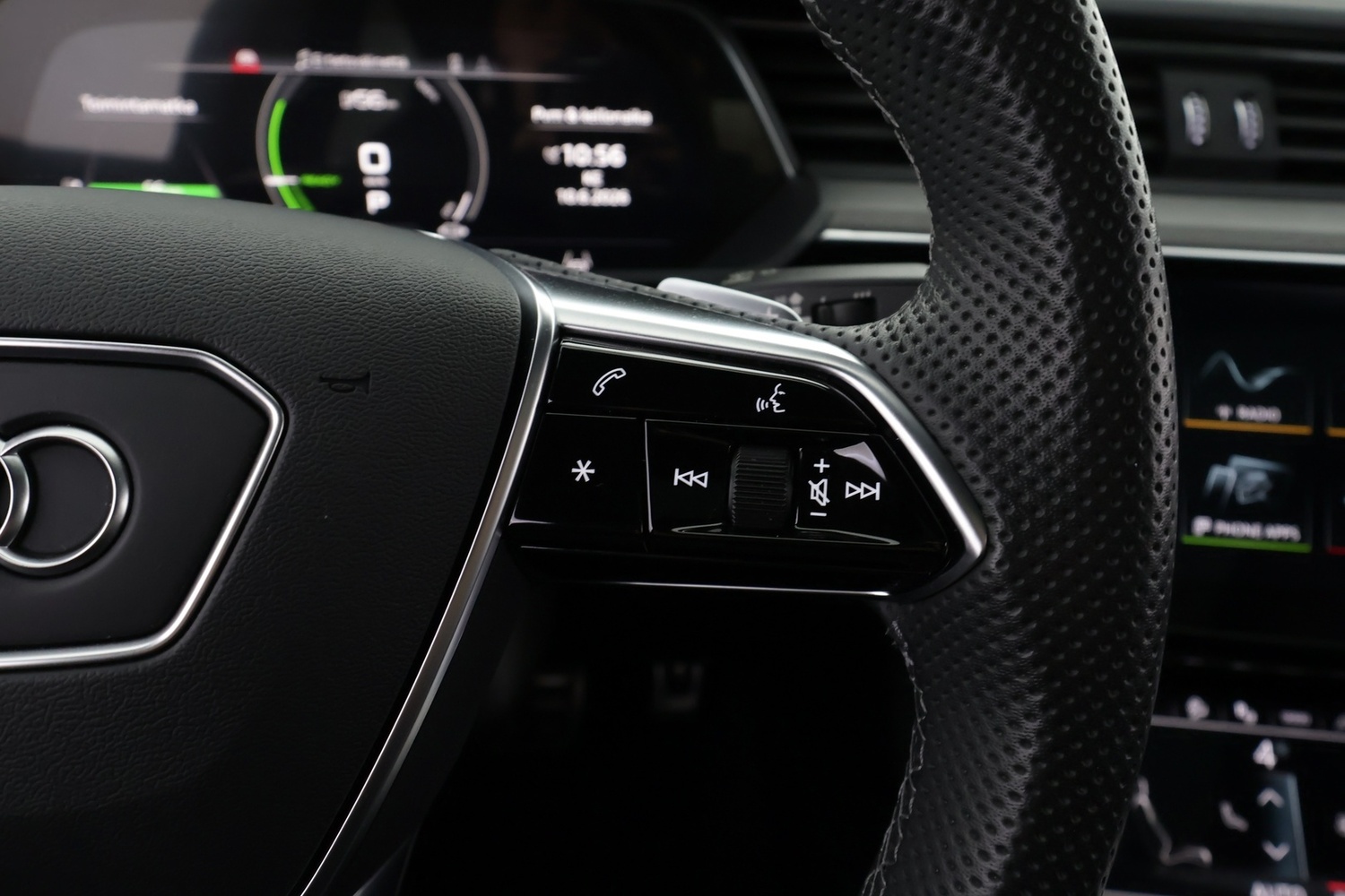 Audi Q8 e-tron vaihtoauto