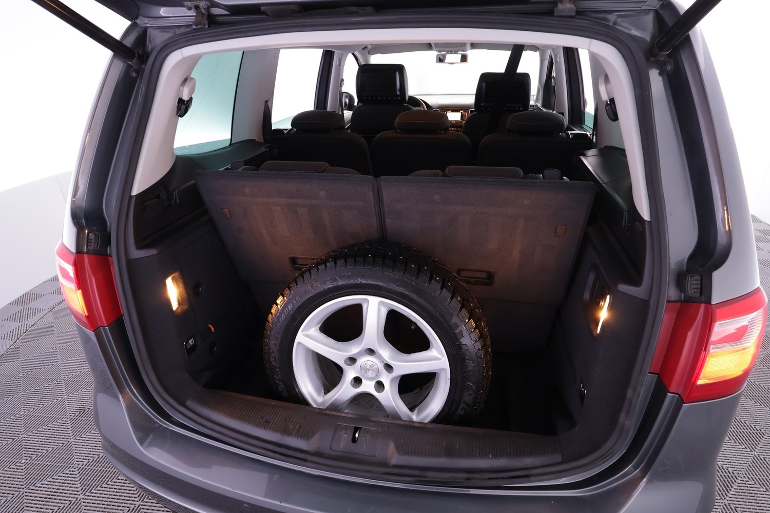 SEAT Alhambra vaihtoauto