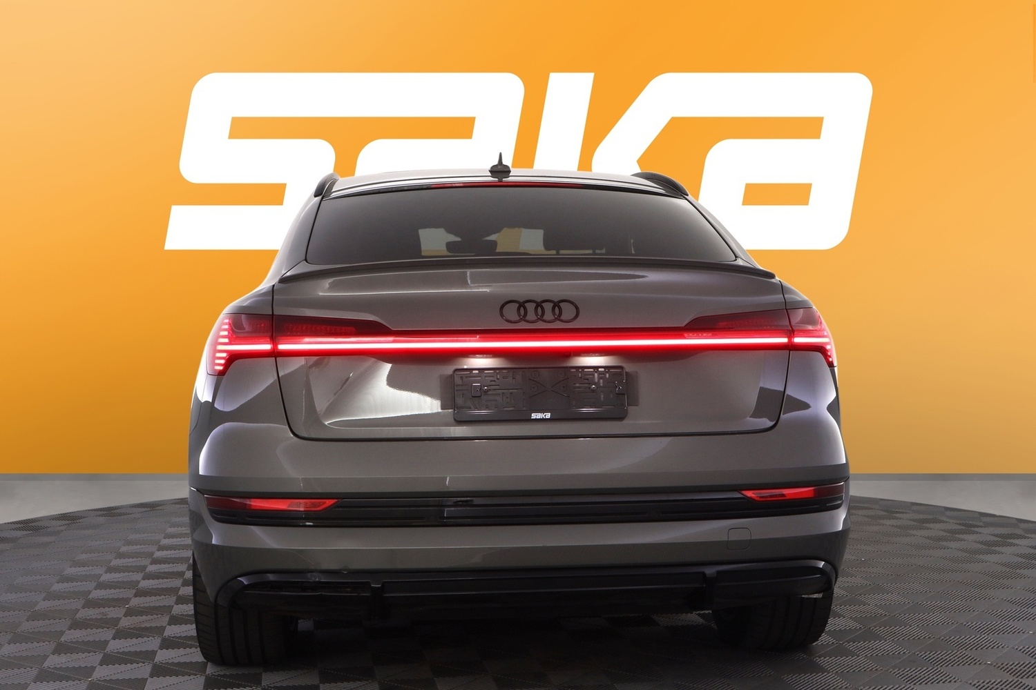 Audi e-tron vaihtoauto