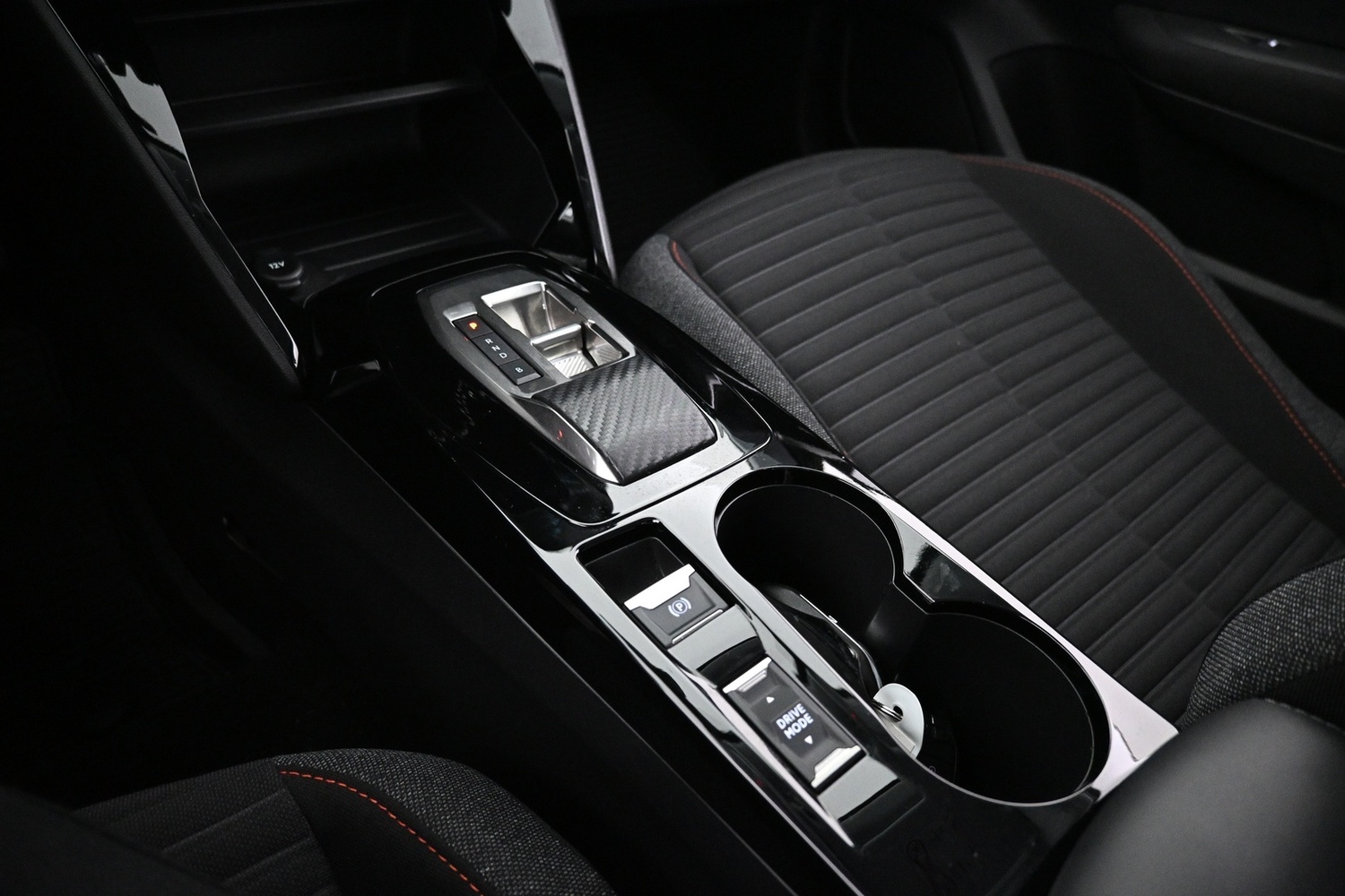 Peugeot e-208 vaihtoauto