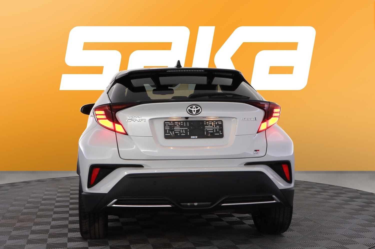 Toyota C-HR vaihtoauto