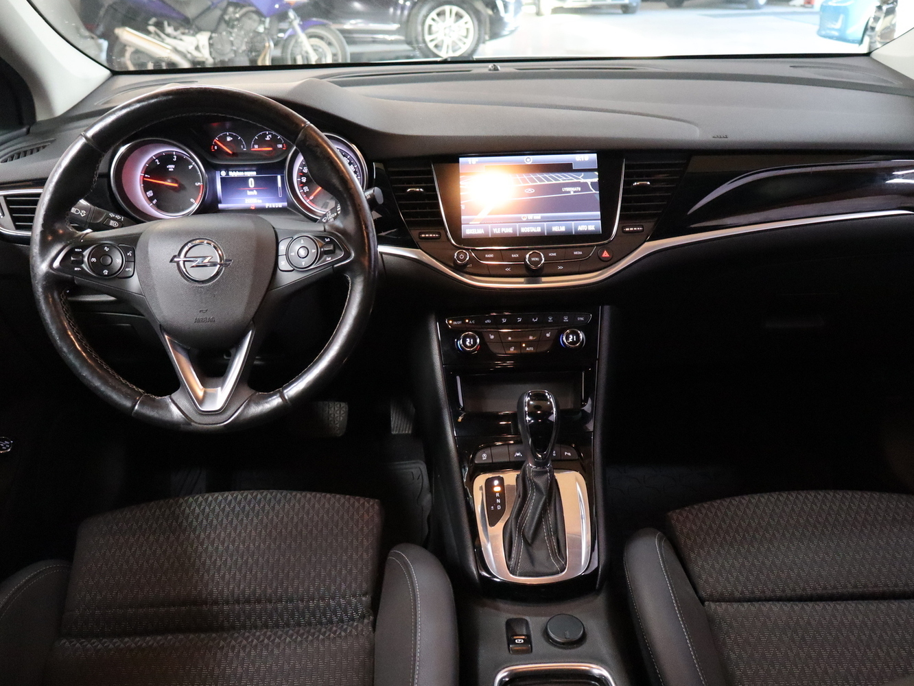 Opel Astra vaihtoauto
