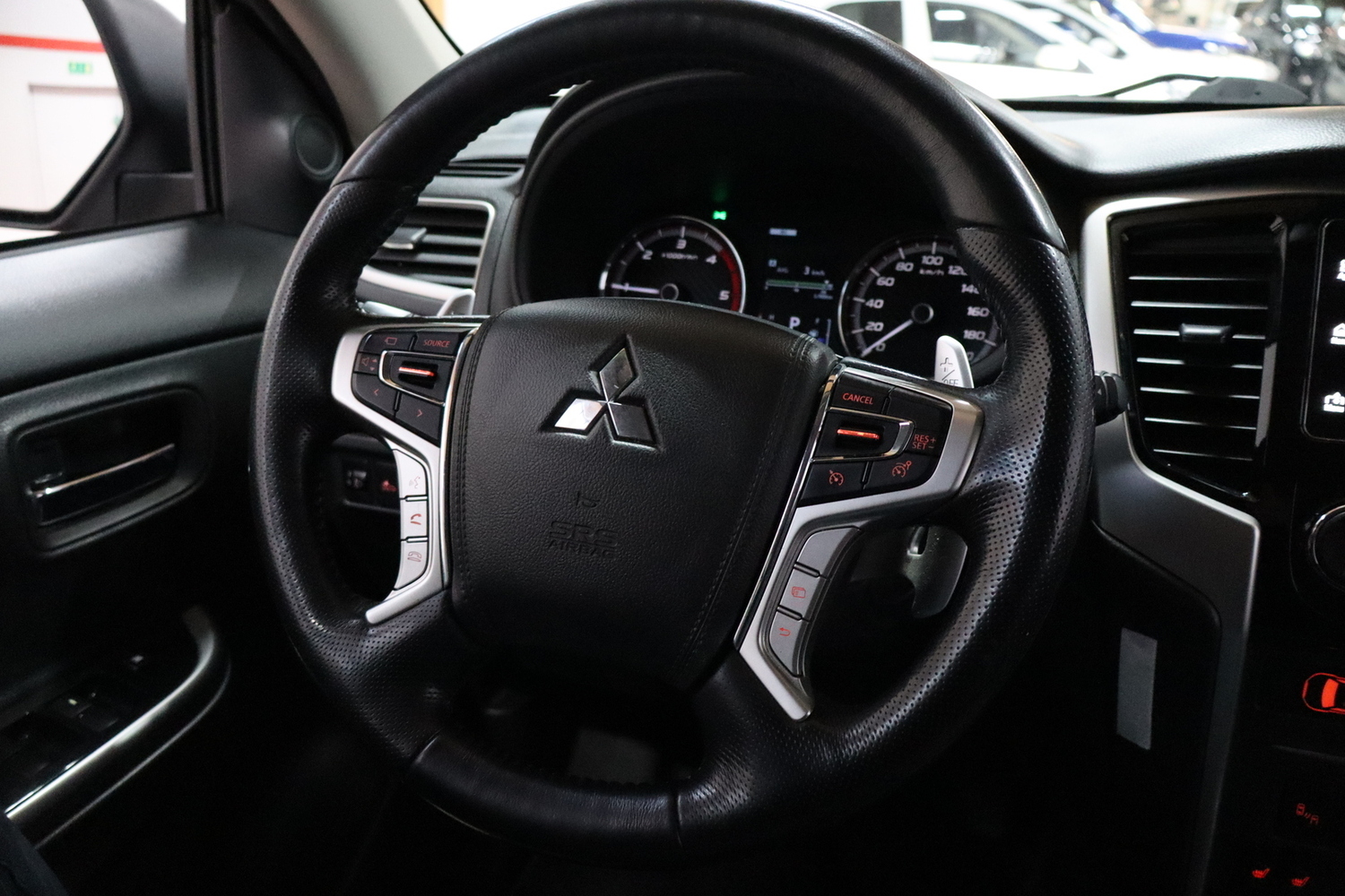 Mitsubishi L200 vaihtoauto