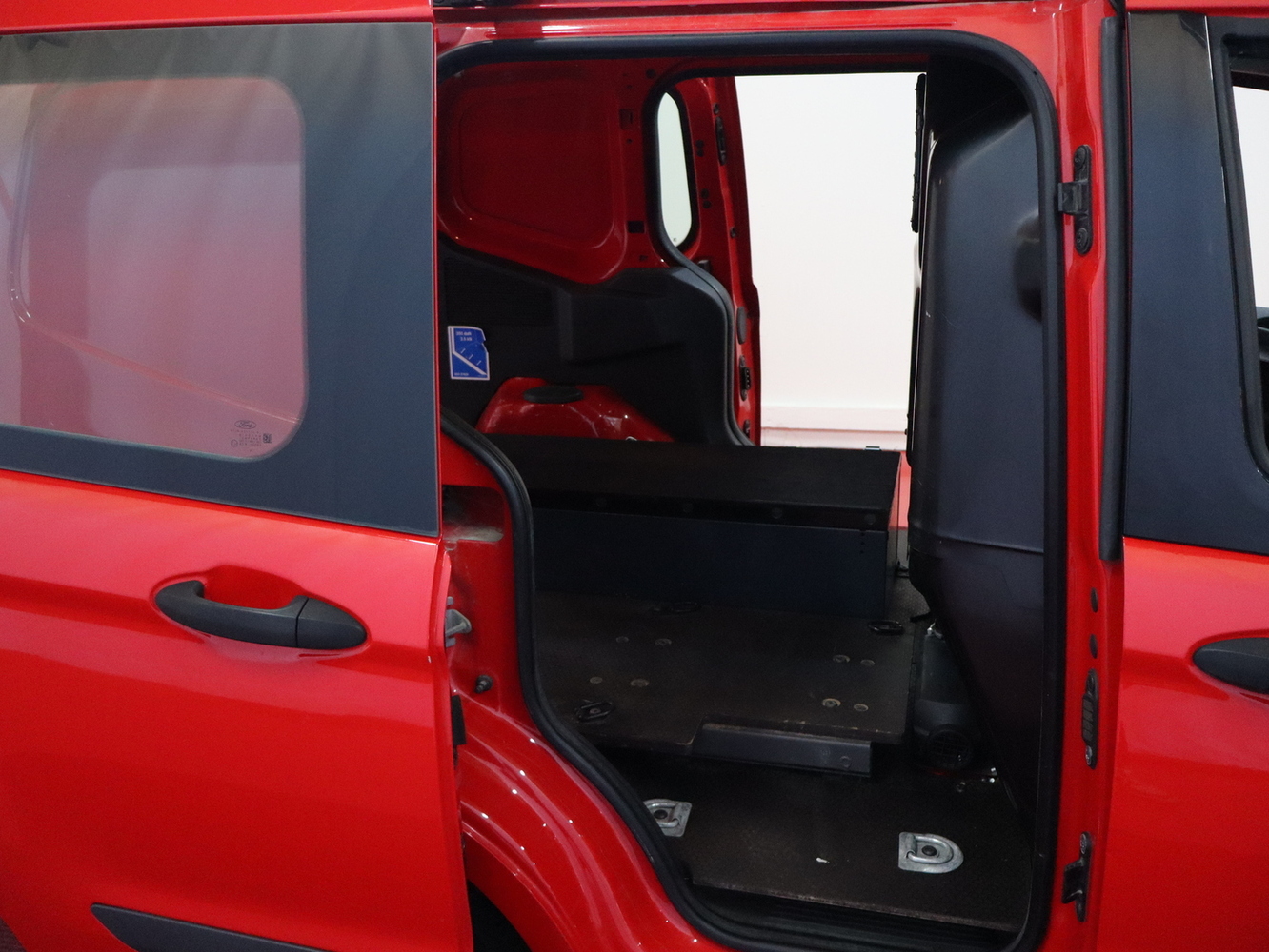 Ford Transit Courier vaihtoauto