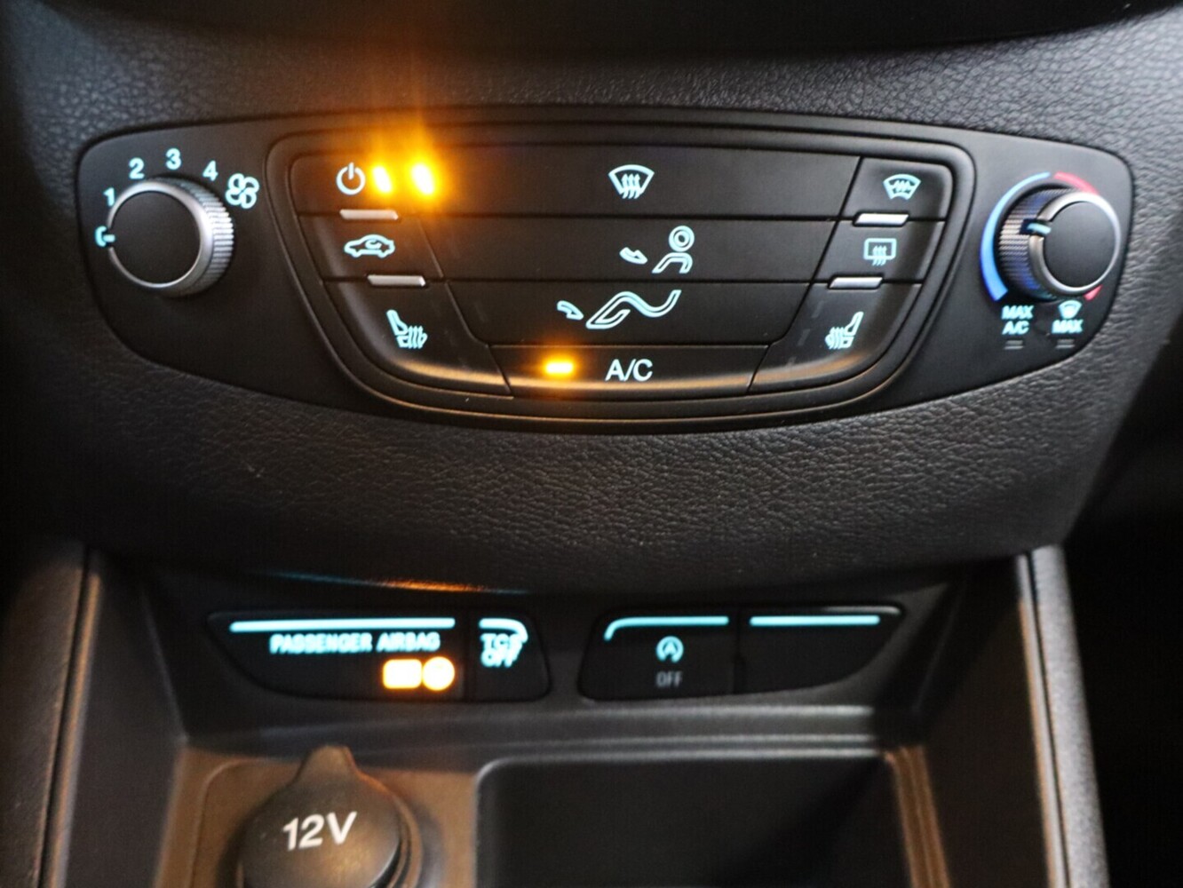 Ford Transit Courier vaihtoauto