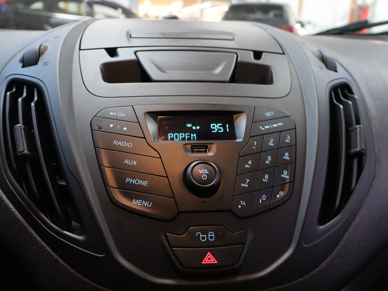 Ford Transit Courier vaihtoauto