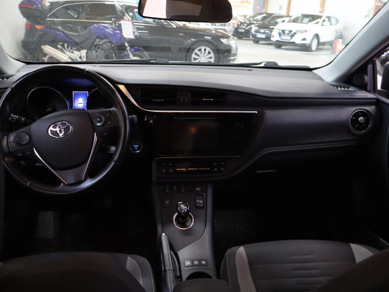 Toyota Auris vaihtoauto