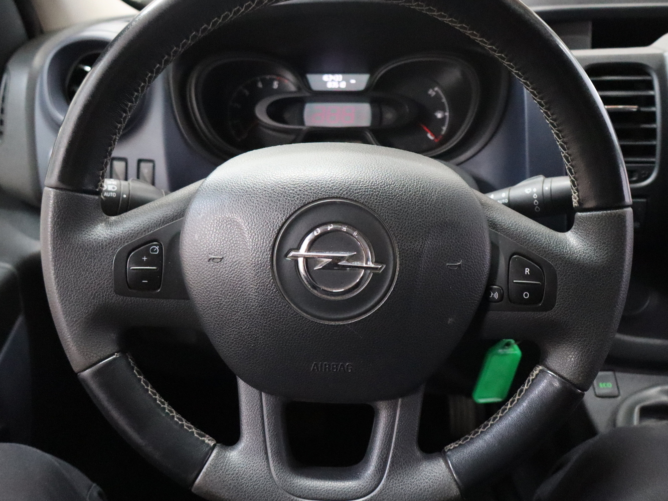 Opel Vivaro vaihtoauto
