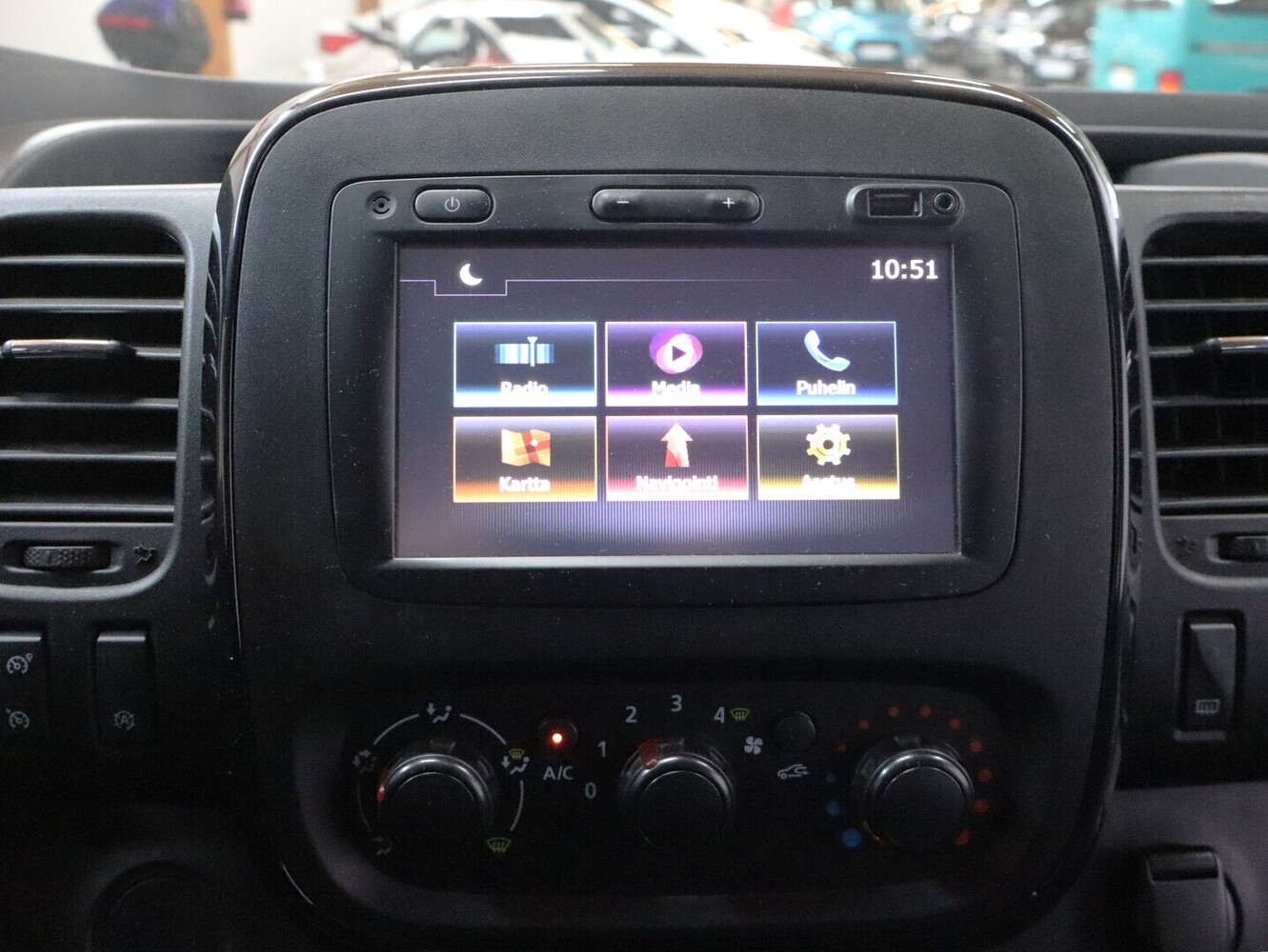 Opel Vivaro vaihtoauto