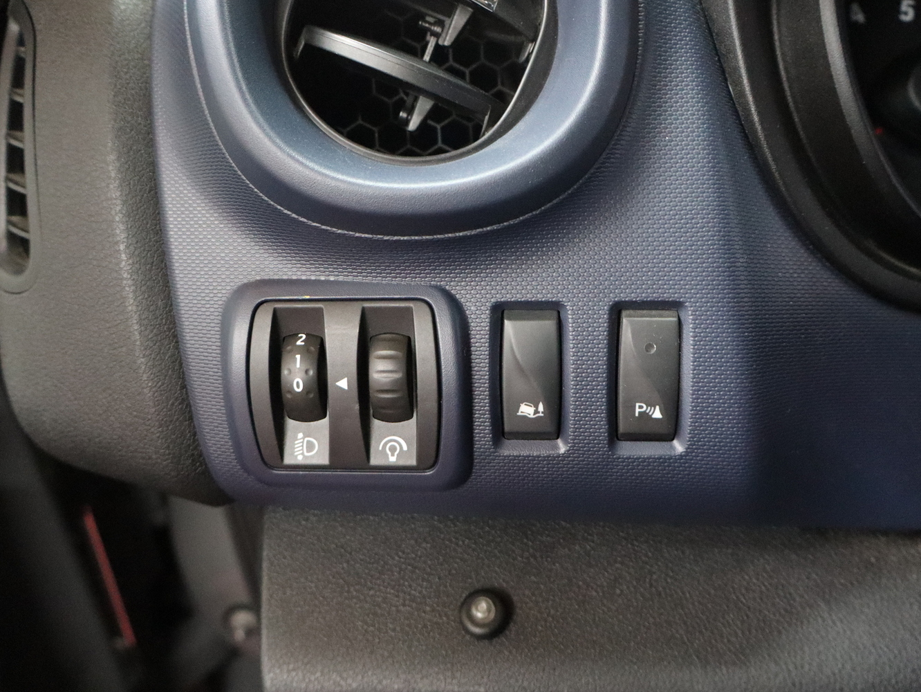 Opel Vivaro vaihtoauto