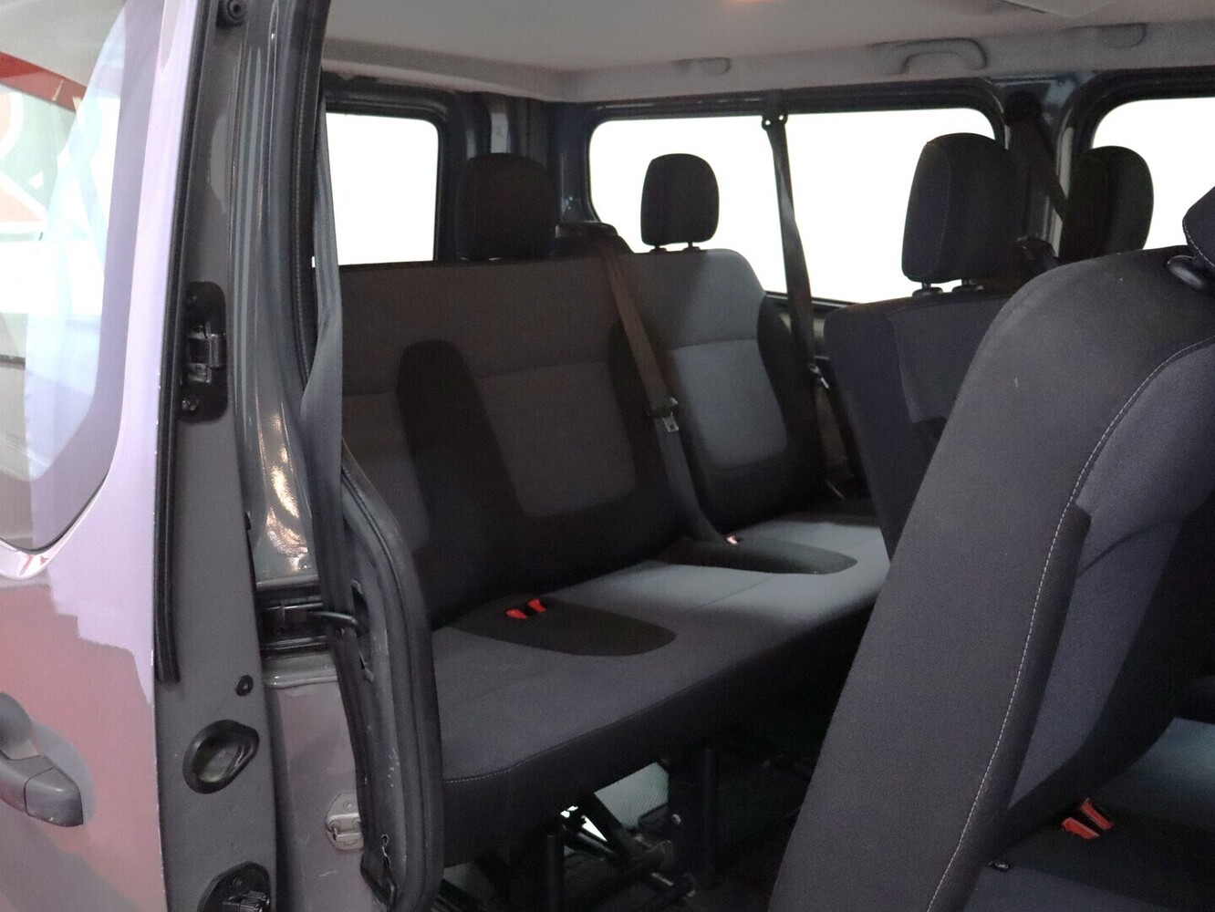 Opel Vivaro vaihtoauto