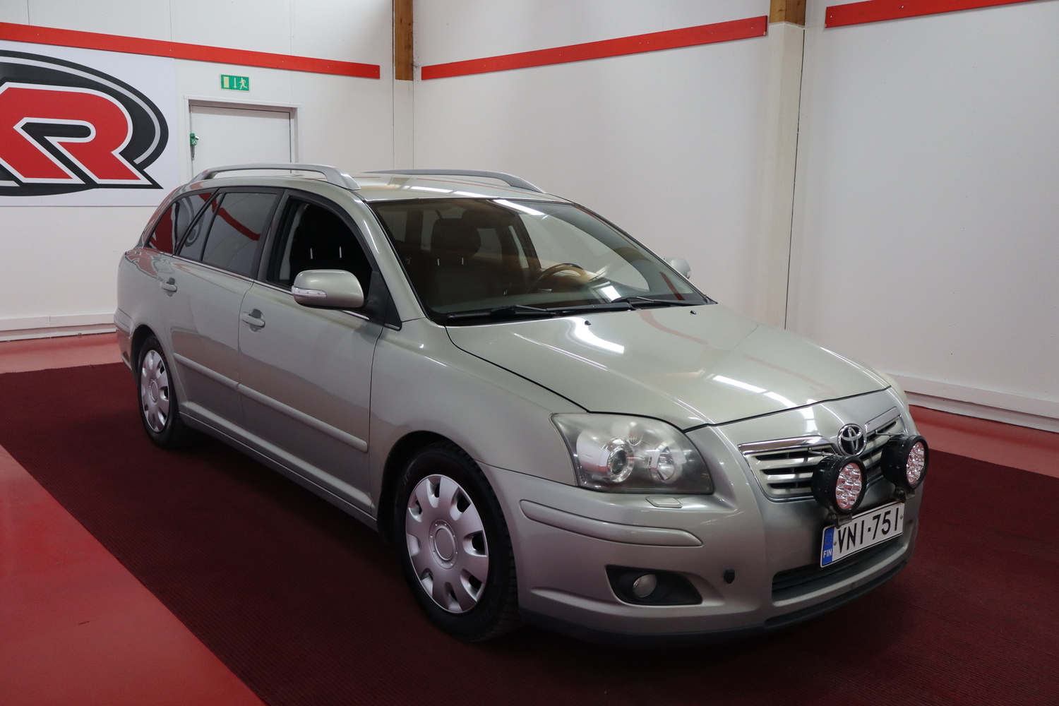 Toyota Avensis vaihtoauto
