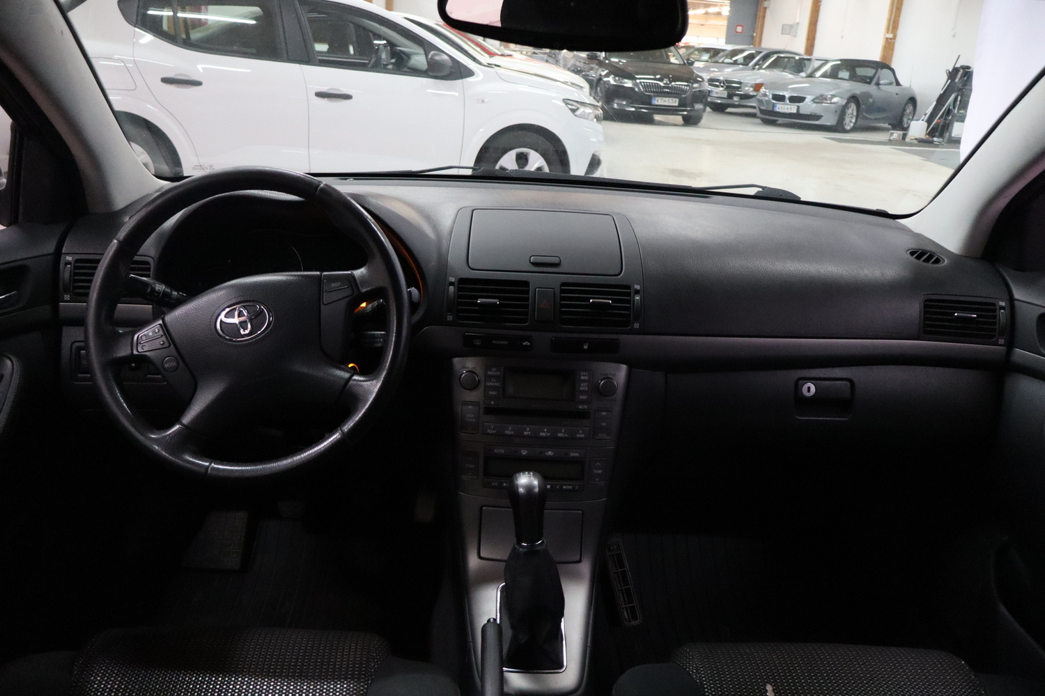 Toyota Avensis vaihtoauto