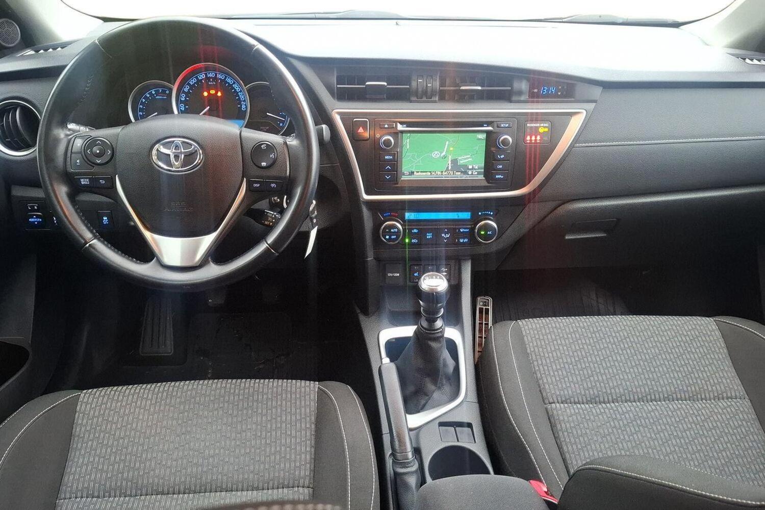 Toyota Auris vaihtoauto