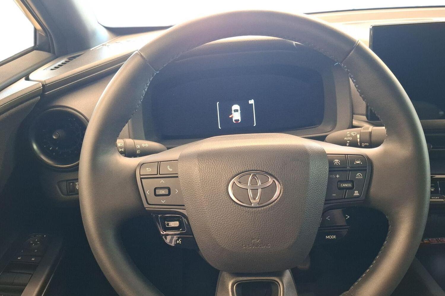 Toyota C-HR vaihtoauto