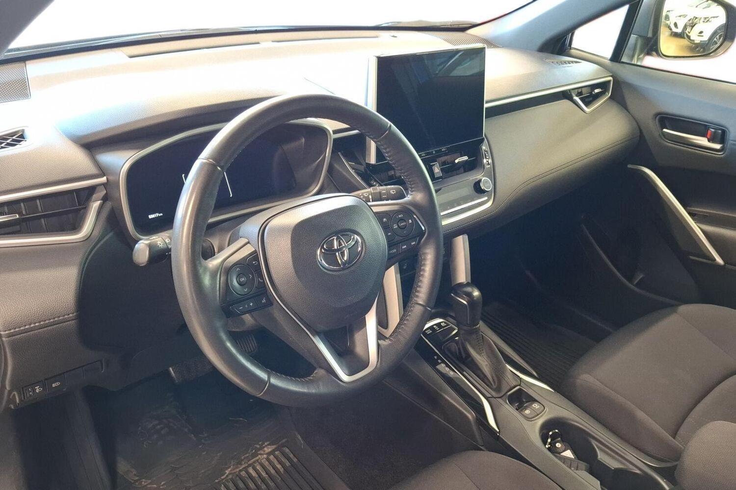 Toyota Corolla Cross vaihtoauto