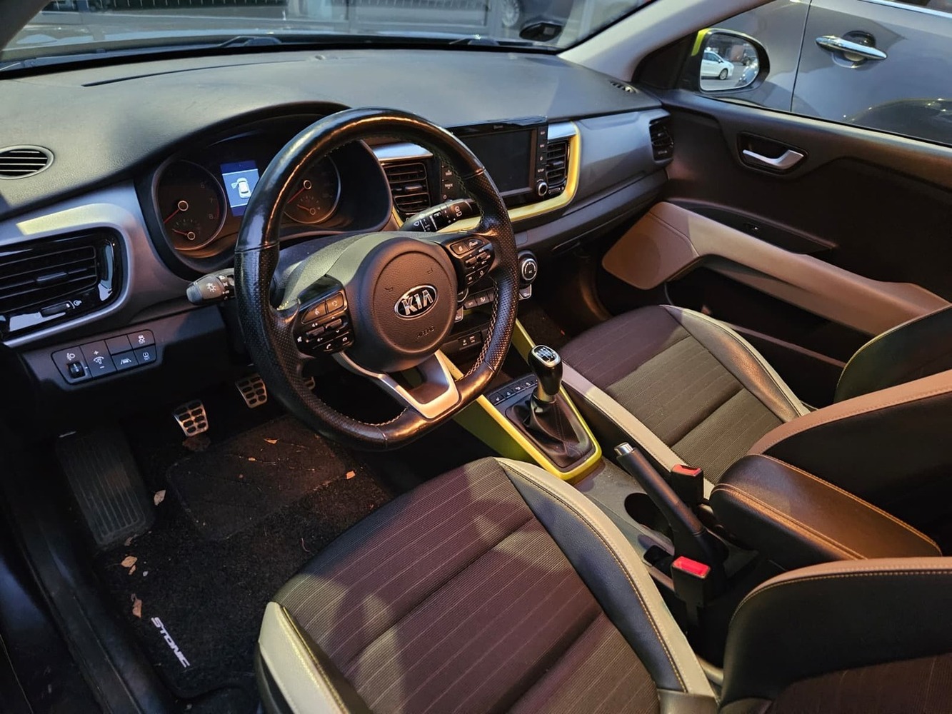 Kia Stonic vaihtoauto