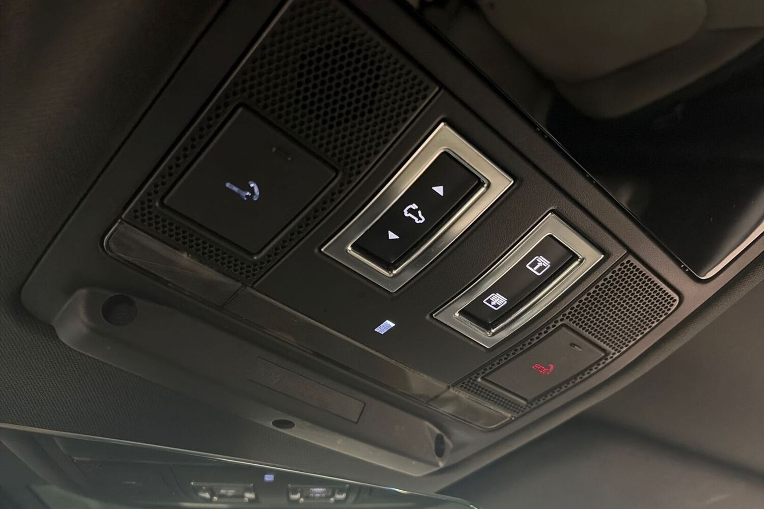 Land Rover Defender vaihtoauto