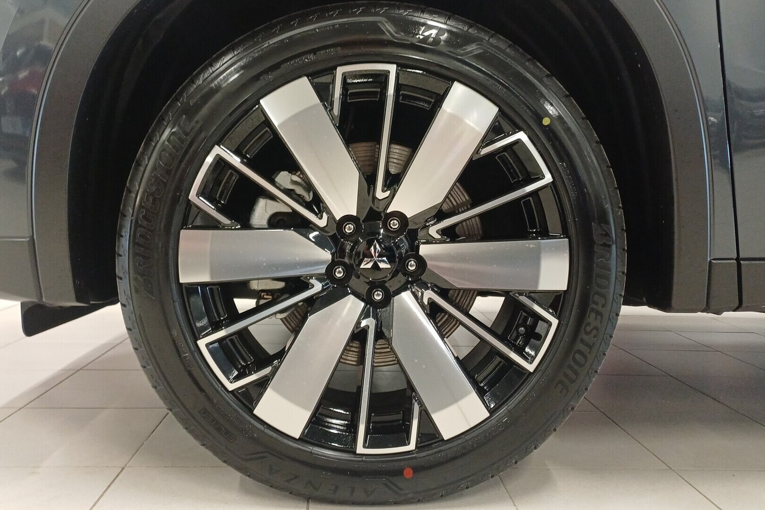 Mitsubishi Outlander vaihtoauto