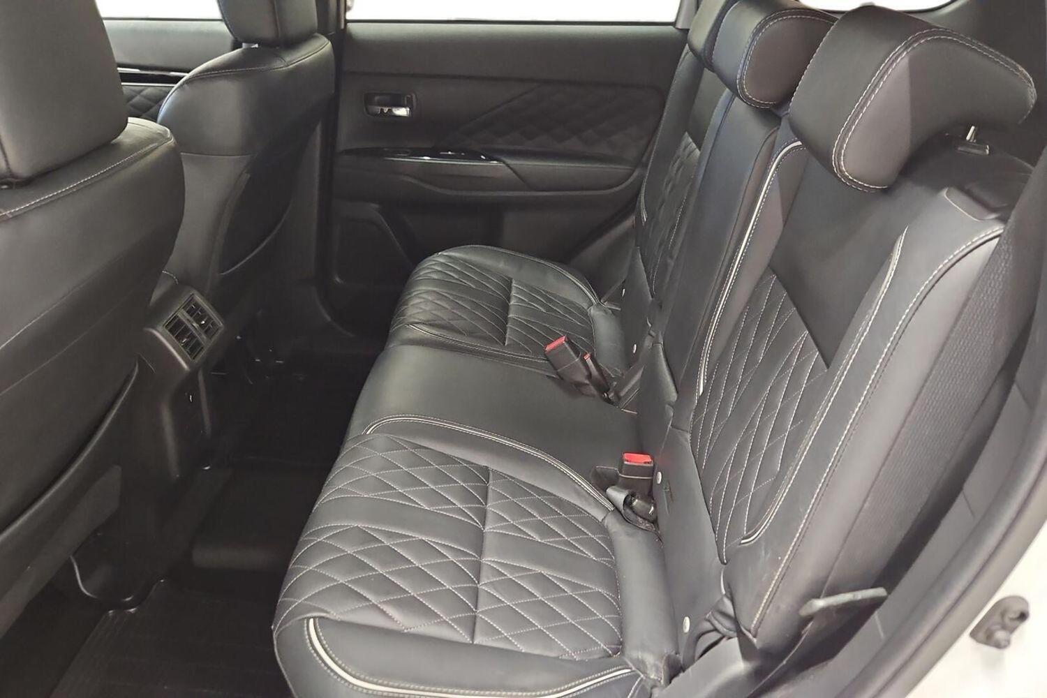 Mitsubishi Outlander PHEV vaihtoauto