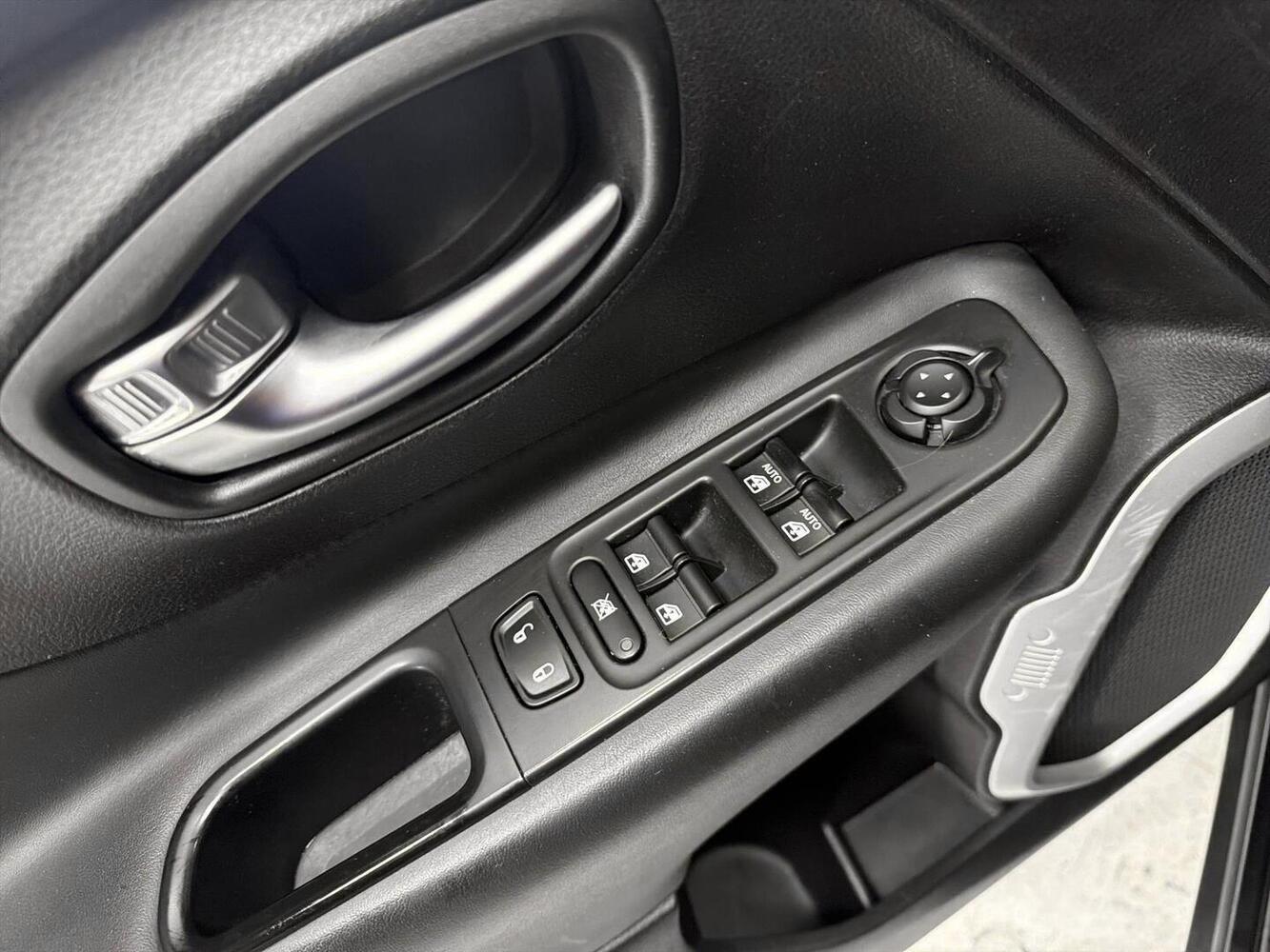 Jeep Renegade vaihtoauto