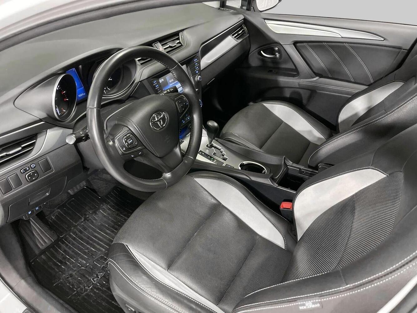 Toyota Avensis vaihtoauto