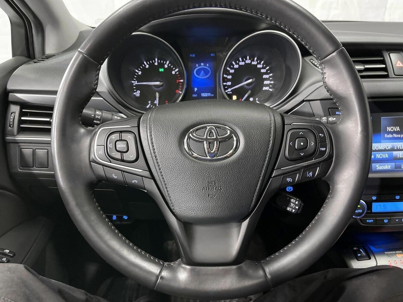 Toyota Avensis vaihtoauto
