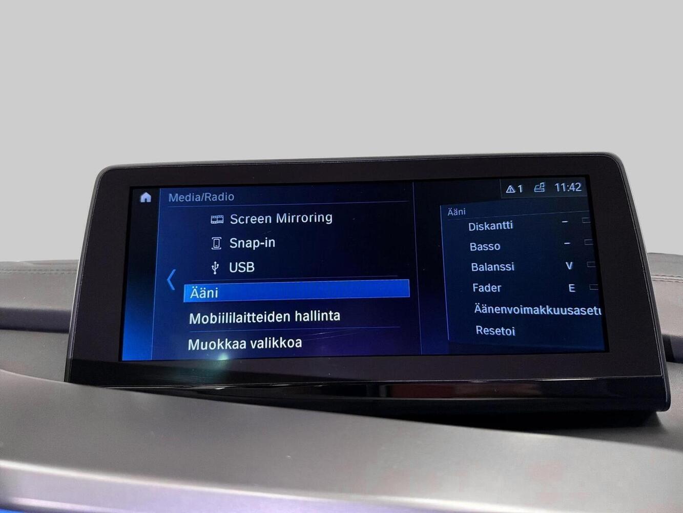 BMW i8 vaihtoauto