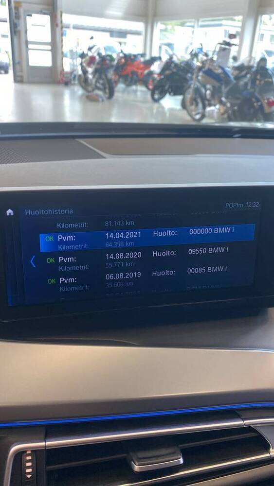 BMW i8 vaihtoauto