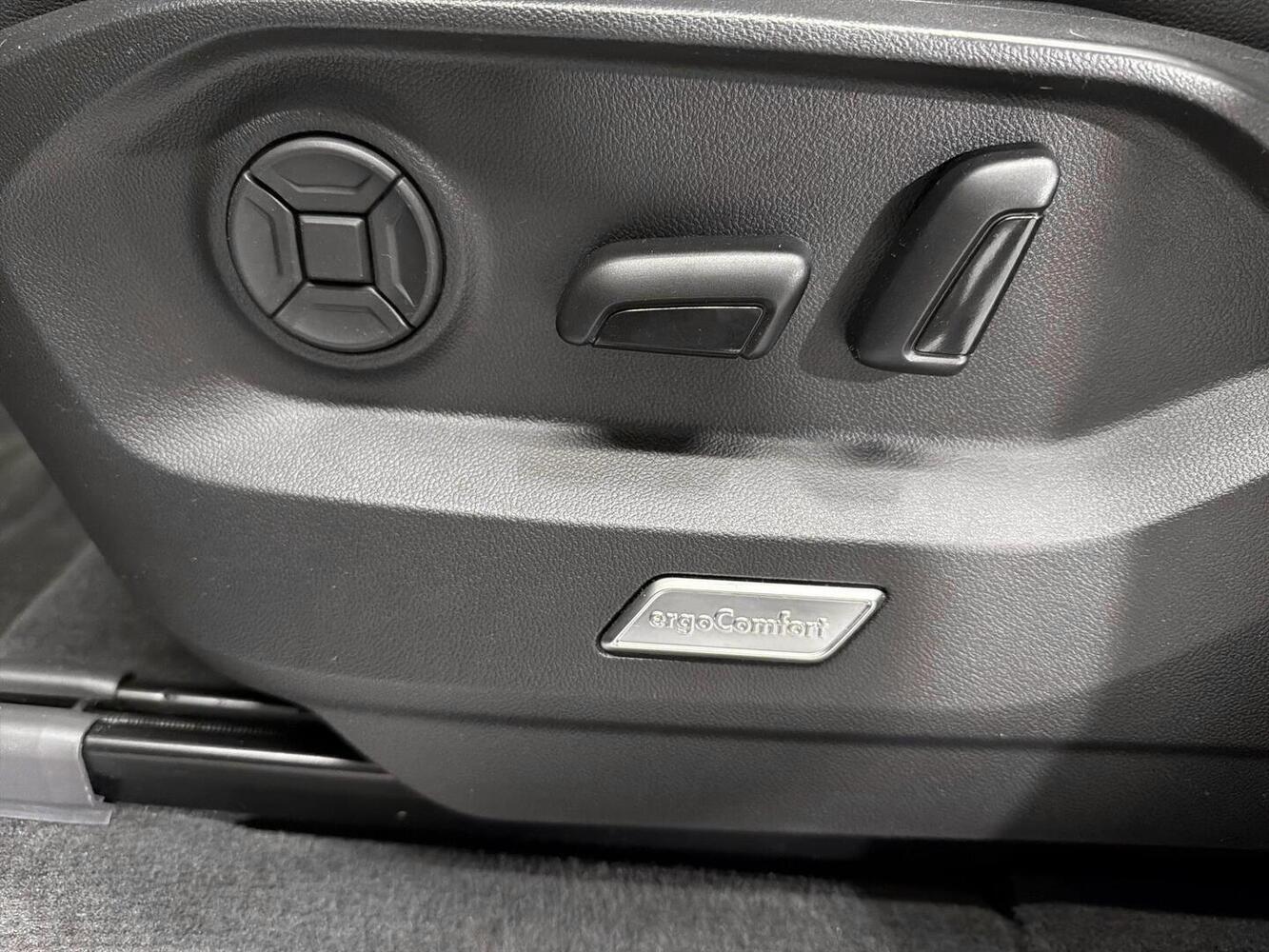 Volkswagen Touareg vaihtoauto