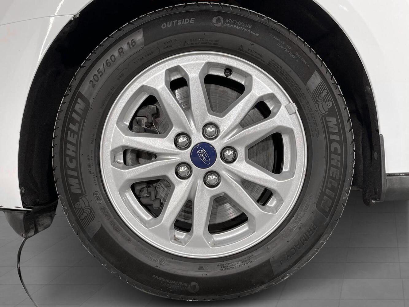 Ford Transit Connect vaihtoauto