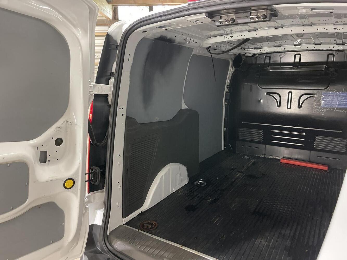 Ford Transit Connect vaihtoauto