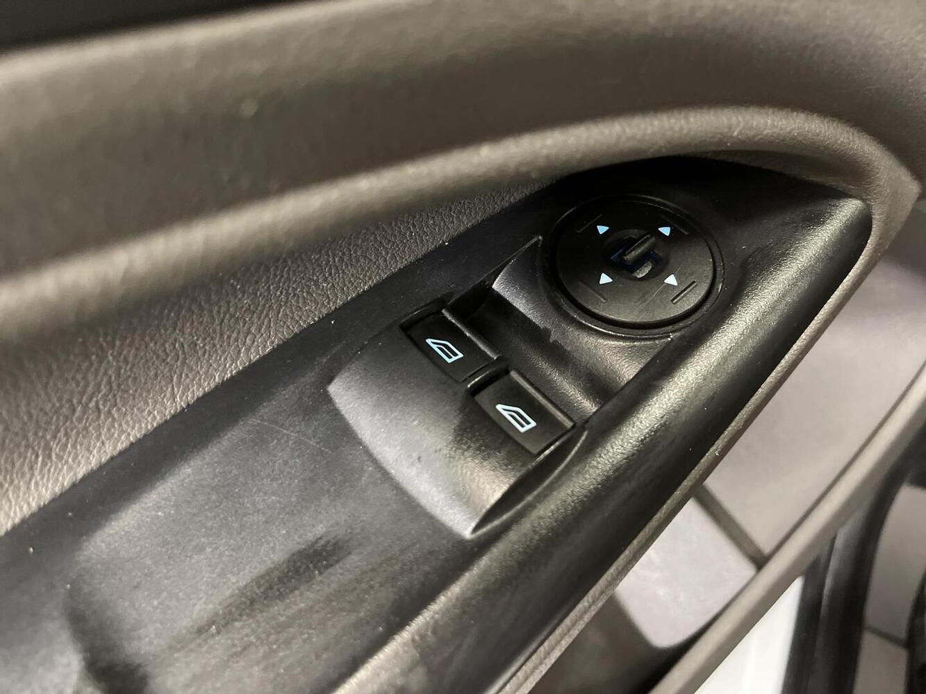 Ford Transit Connect vaihtoauto