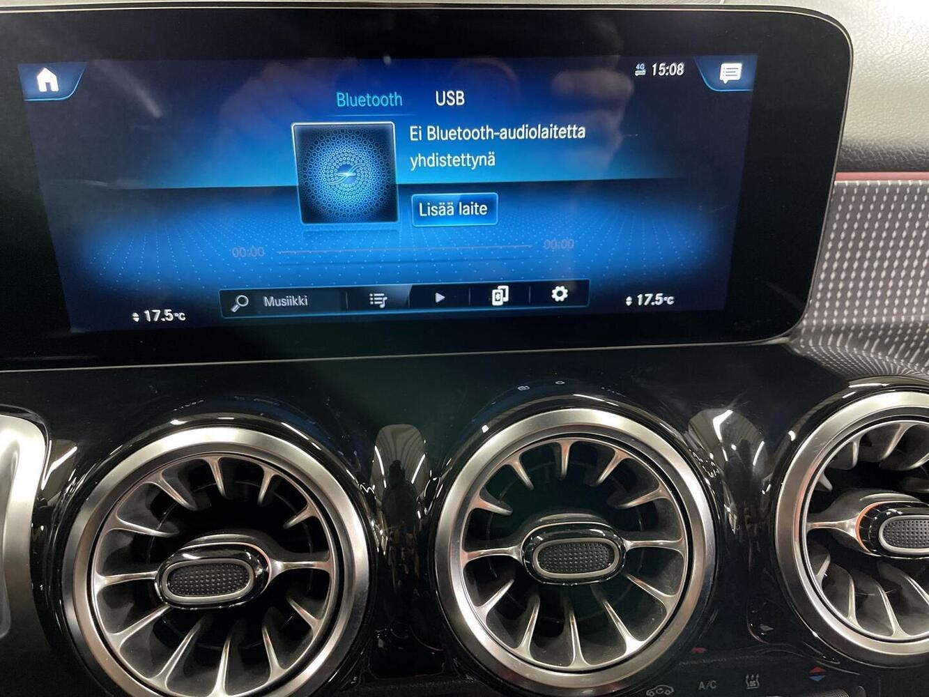 Mercedes-Benz EQB vaihtoauto