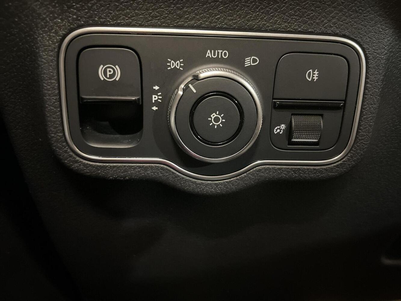Mercedes-Benz EQB vaihtoauto