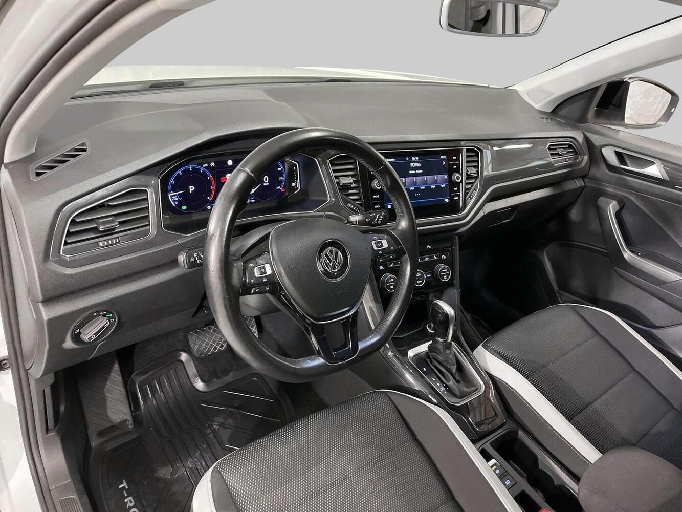 Volkswagen T-Roc vaihtoauto