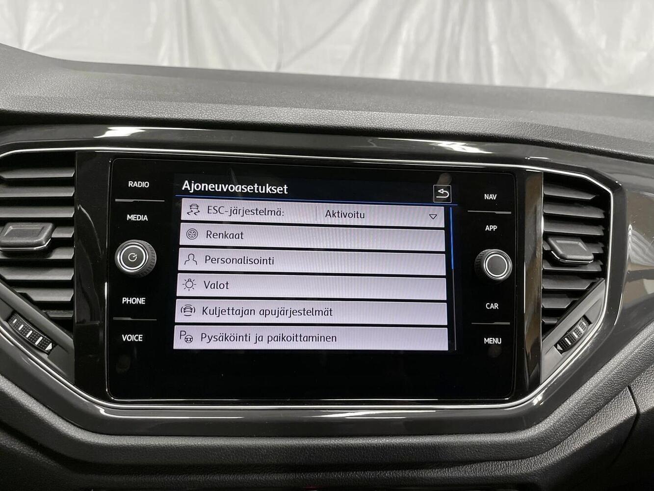Volkswagen T-Roc vaihtoauto