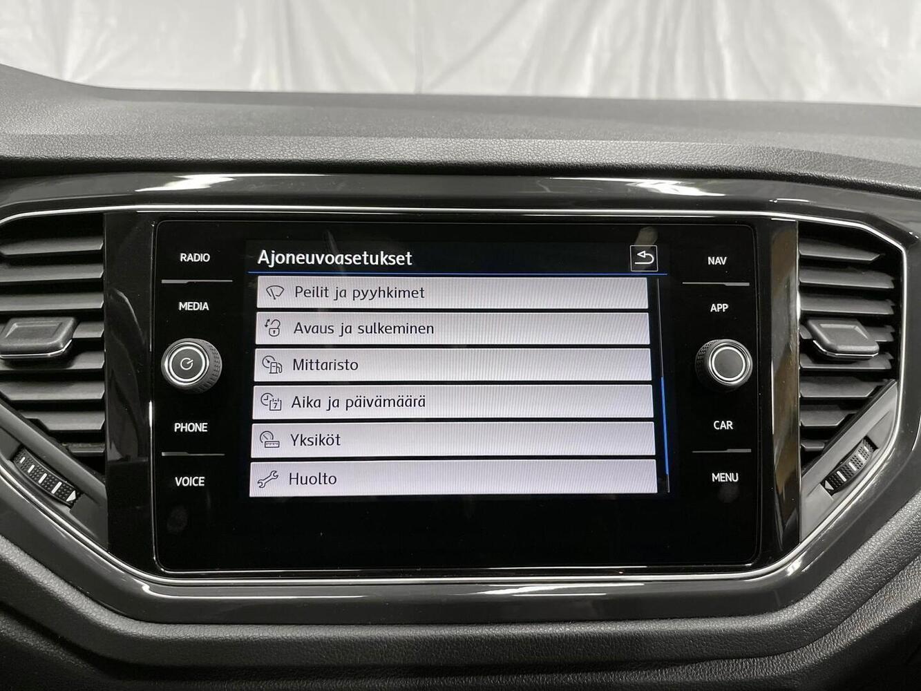 Volkswagen T-Roc vaihtoauto