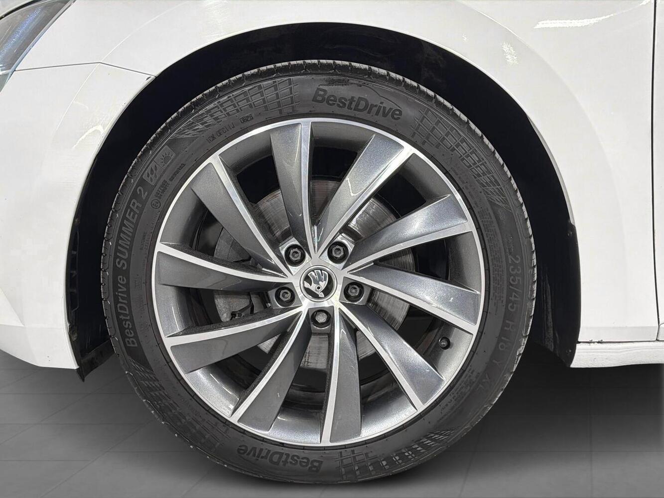 Skoda Superb vaihtoauto