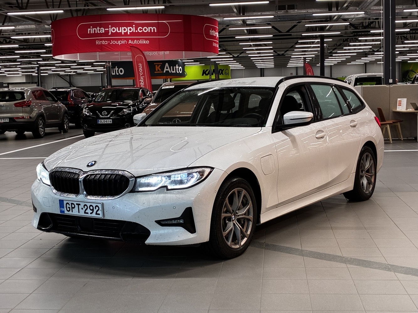 BMW 330 vaihtoauto