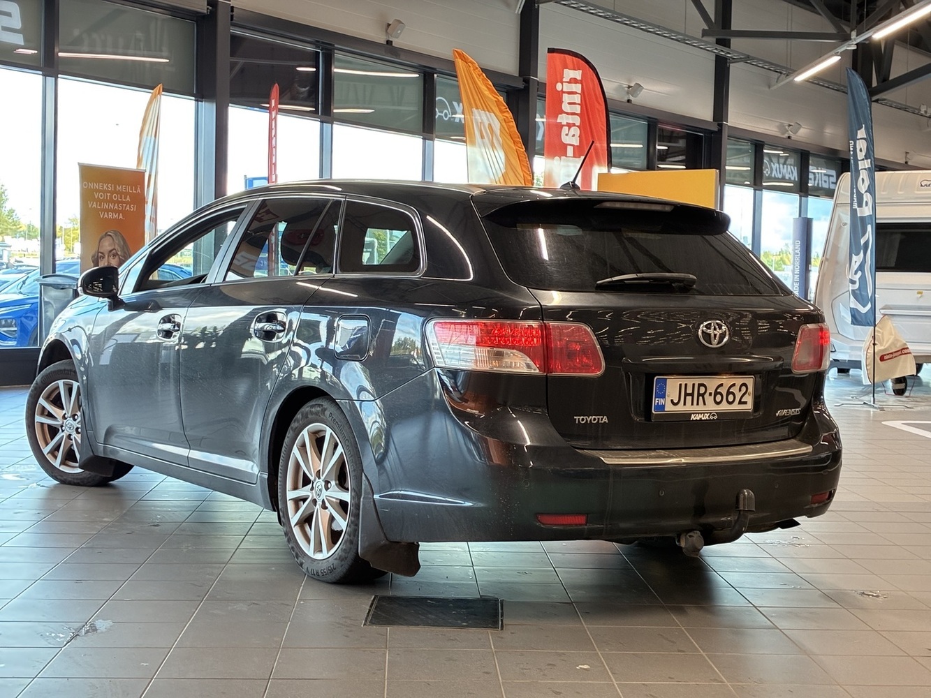 Toyota Avensis vaihtoauto
