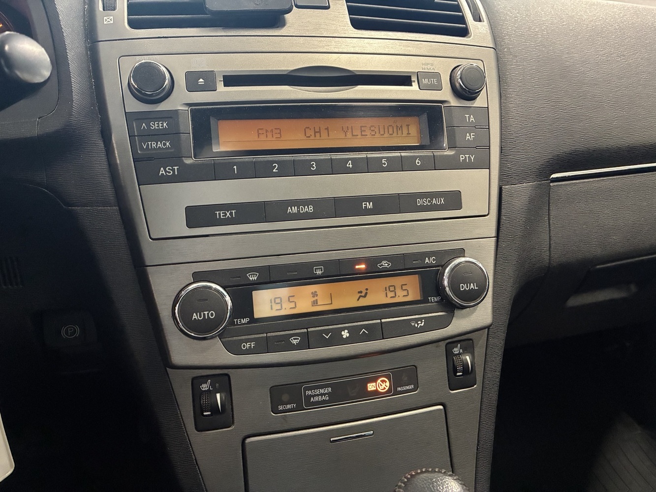 Toyota Avensis vaihtoauto
