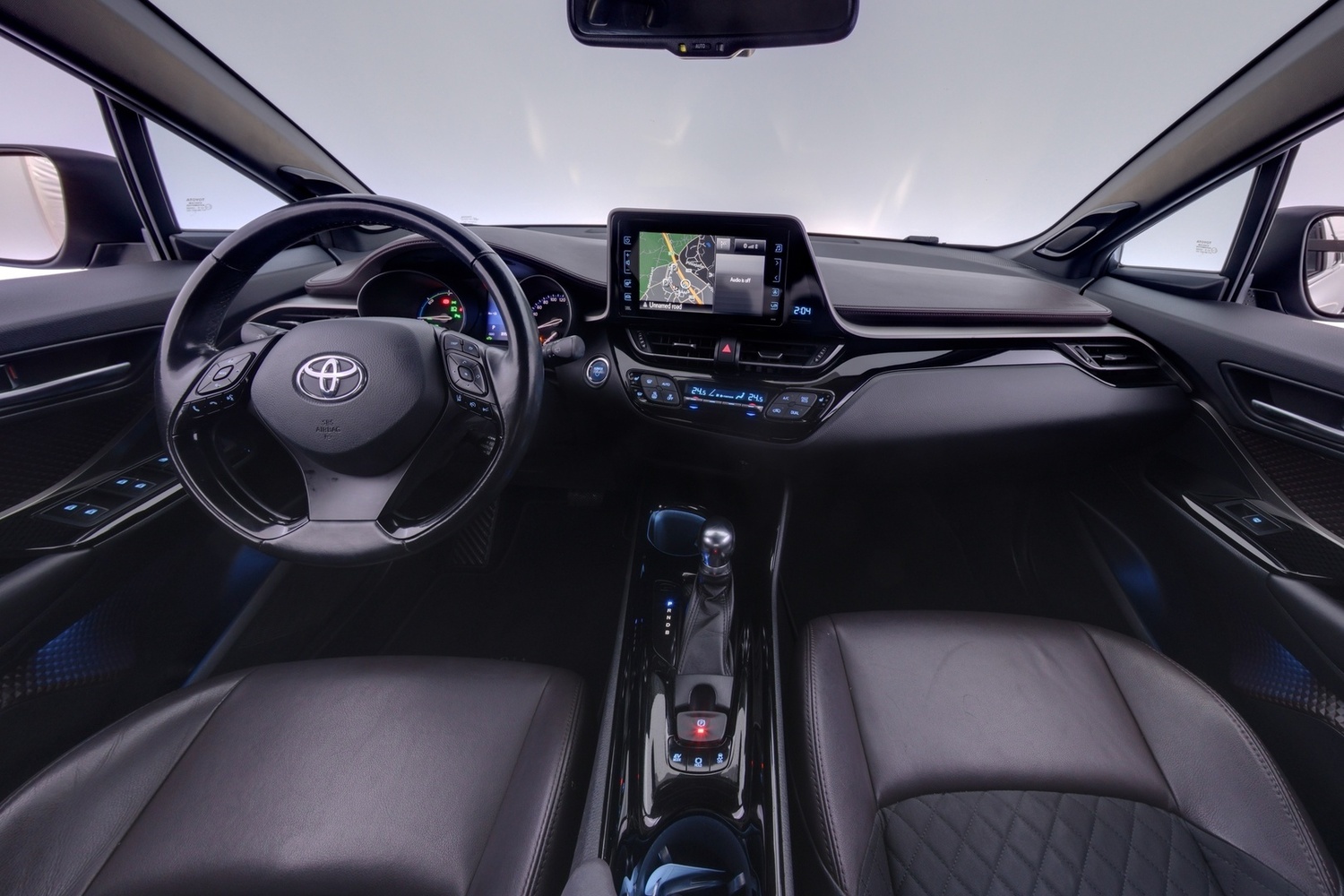 Toyota C-HR vaihtoauto