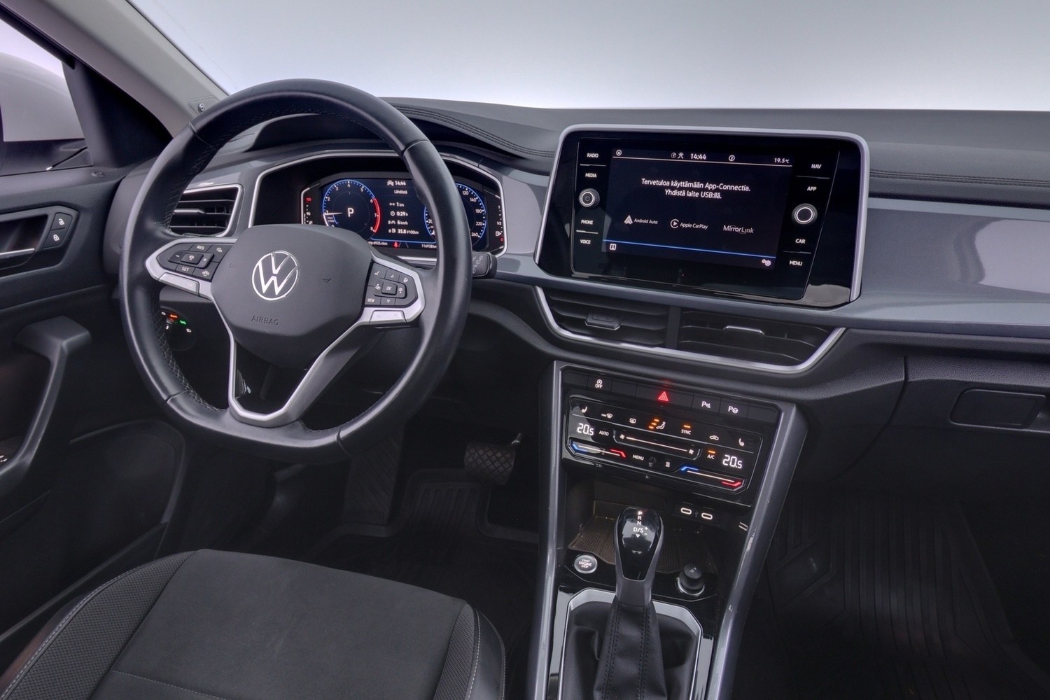Volkswagen T-Roc vaihtoauto