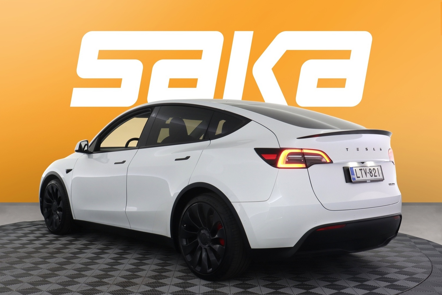 Tesla Model Y vaihtoauto