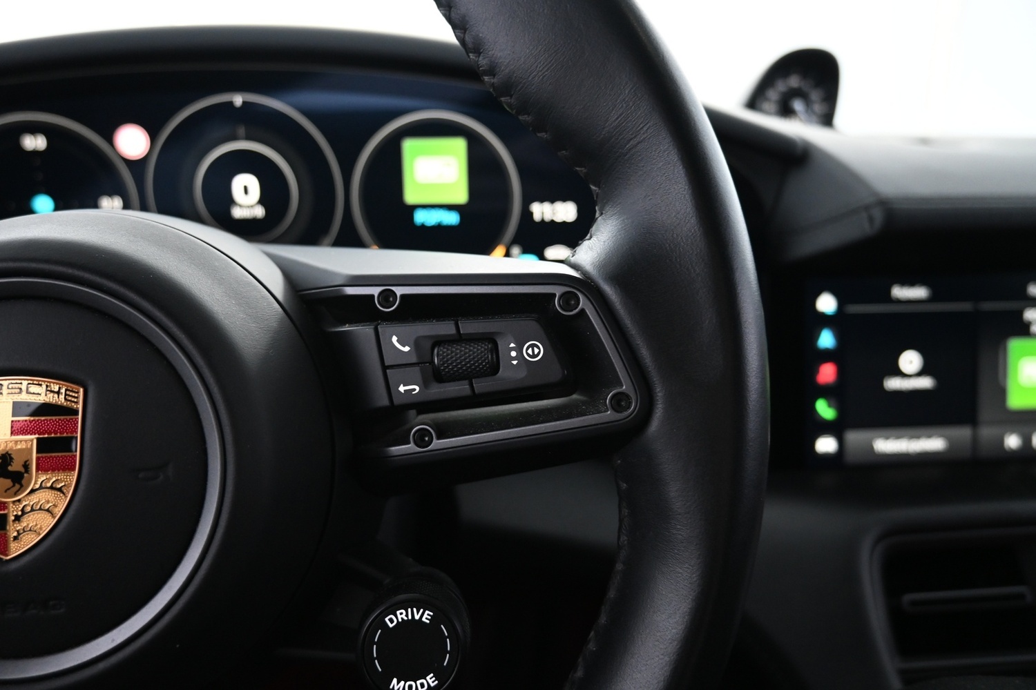 Porsche Taycan vaihtoauto